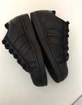 Продам Adidas superstar