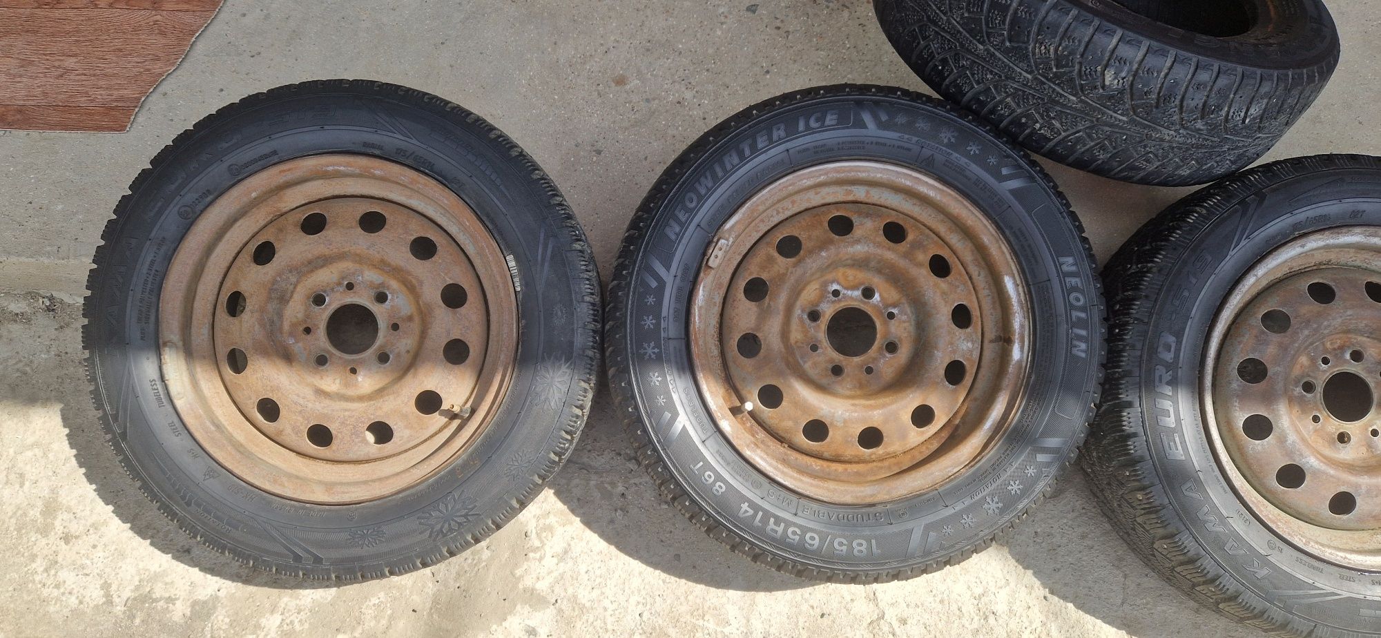 Зимние шины 185/65 R14