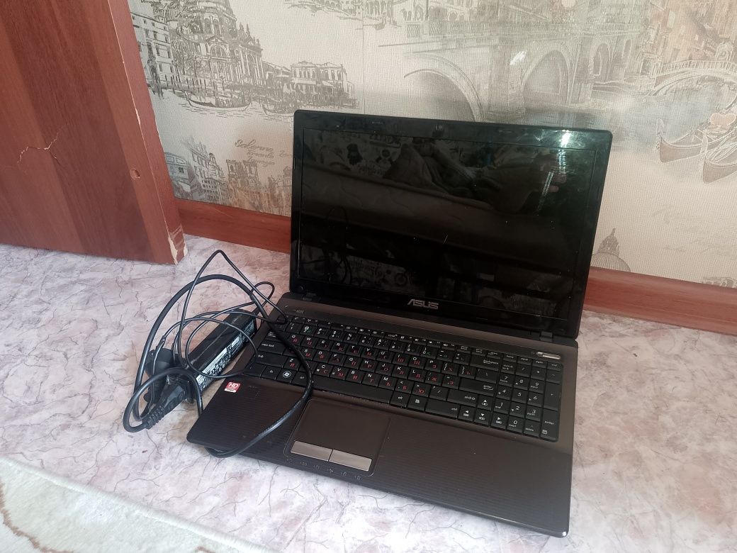 Ноутбук ASUS Б/У