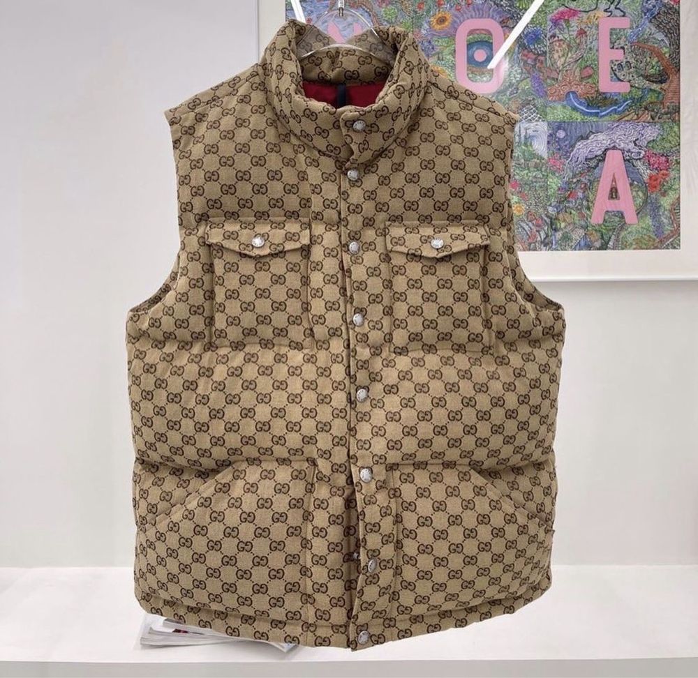 Продается уникальный жилет Gucci & The North Face !