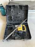 Перфоратор Dewalt с буром и пикой большой.