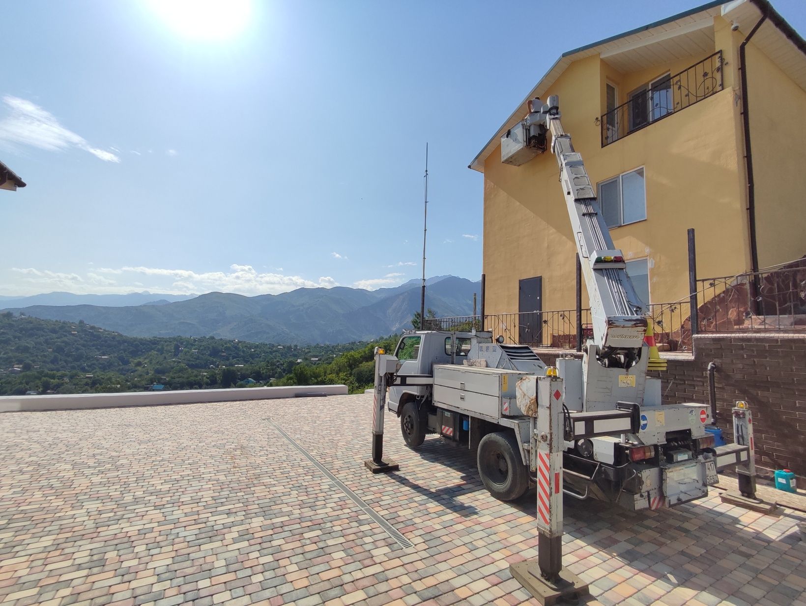 Аренда Автовышка кобра 12м,15м,17м,22м,24м,26м,28м