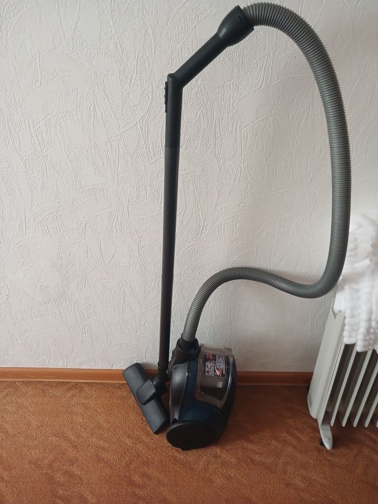 Пилесос самсунг продам.