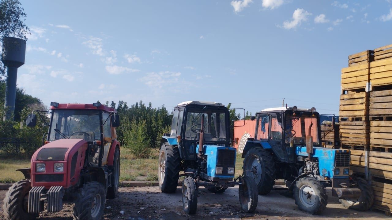 Продаю 2 МТЗ 82 МТЗ 3021