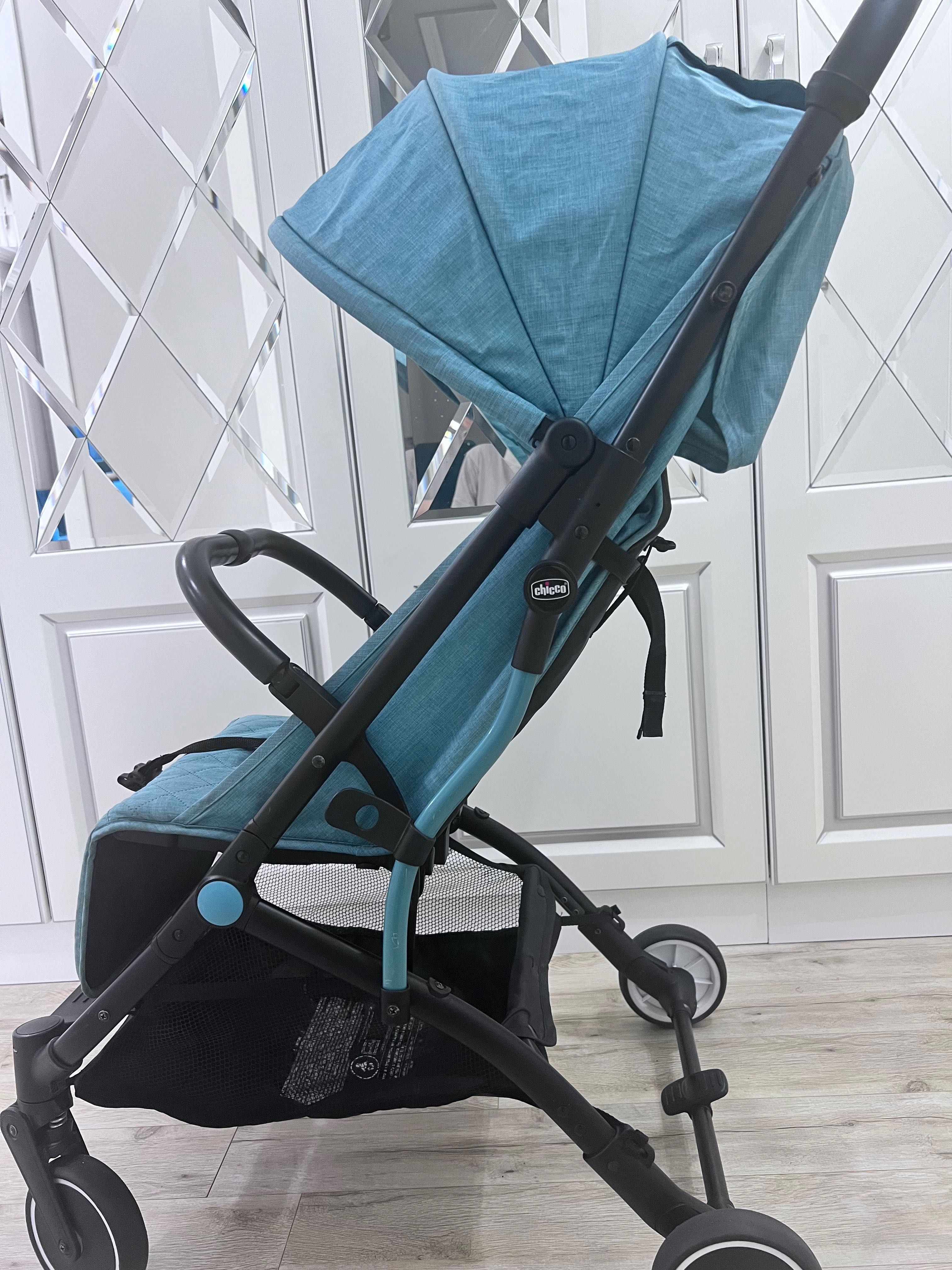 Продам детскую коляску Chicco