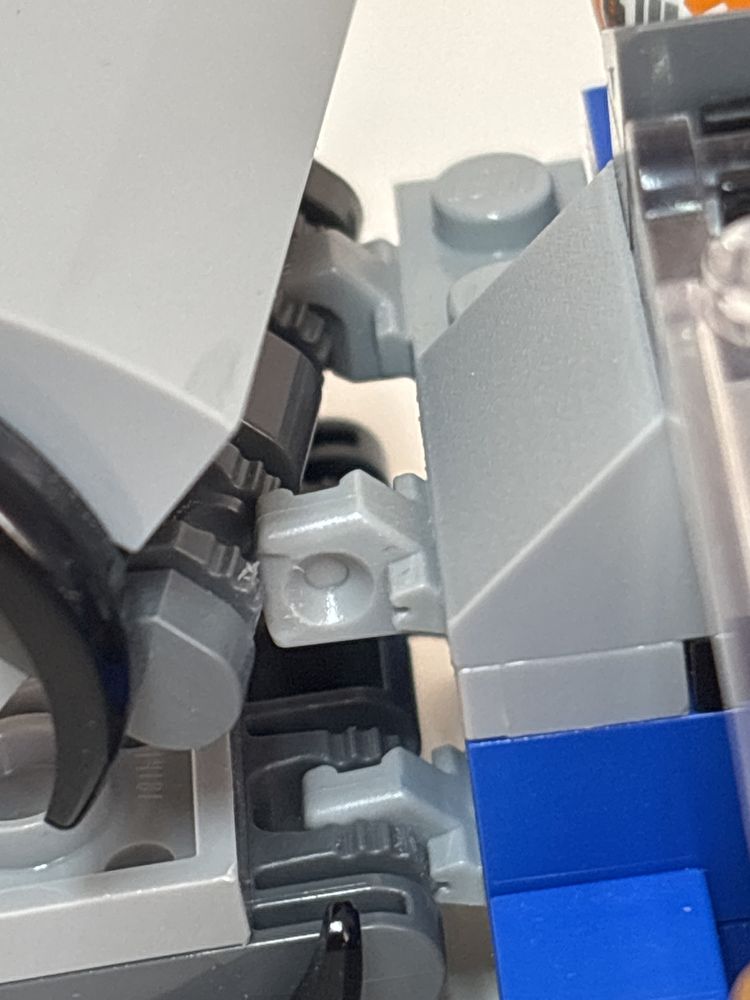 Продаю СРОЧНО  LEGO Star Wars Resistance 75297 Истребитель X-Wing (TM)