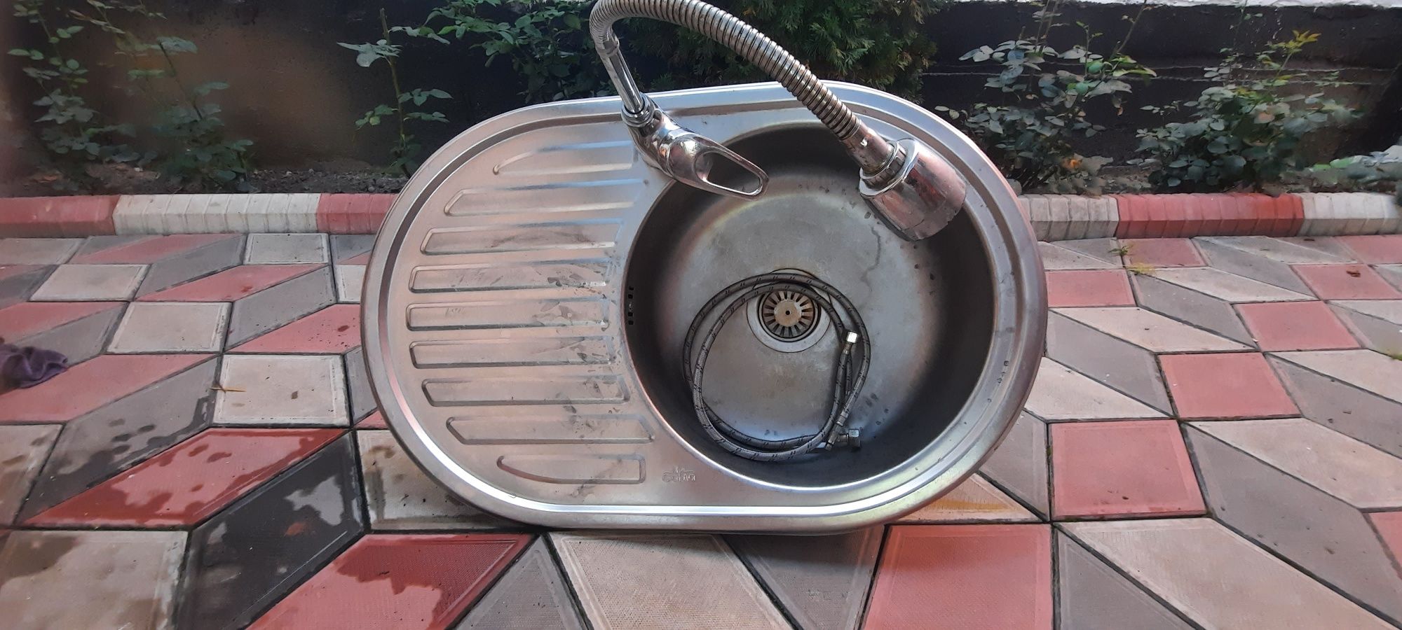 Продам кухонную мойку