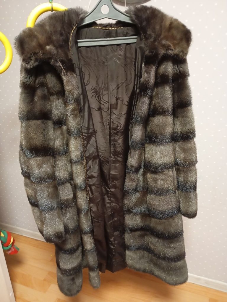 Продам норковую шубу