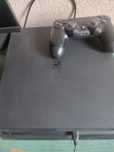 Продам PS4 в идеальном состояний