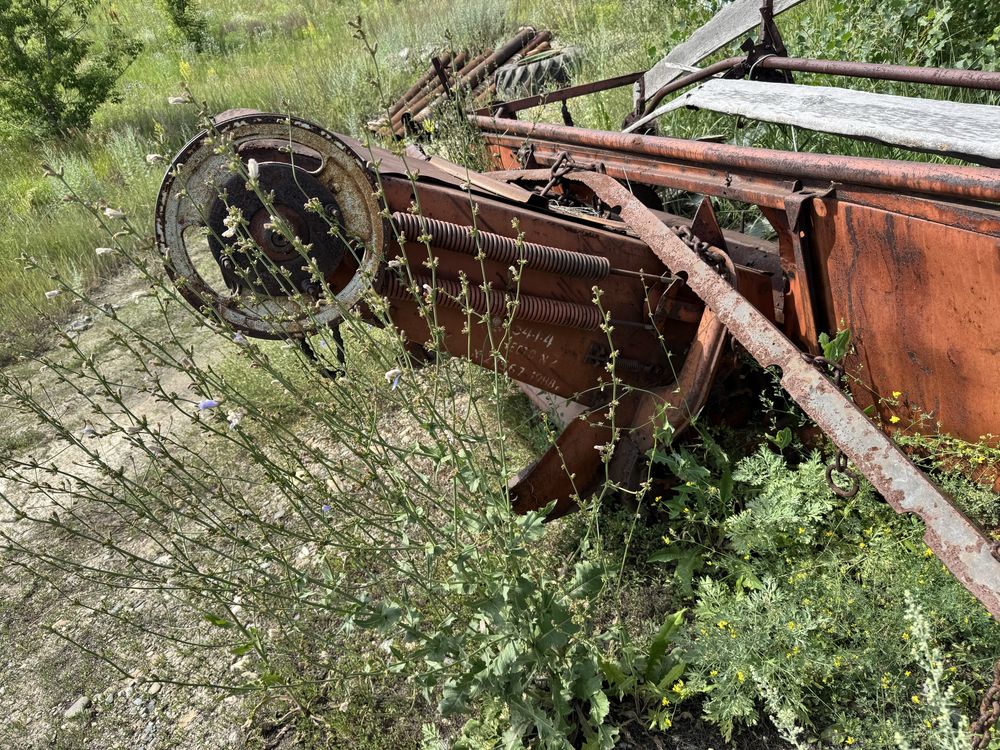 Продам жатку 4 м семечная