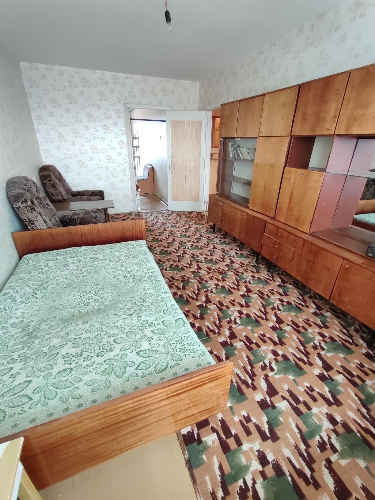 Продается 2-комн (6-70, 4 эт)