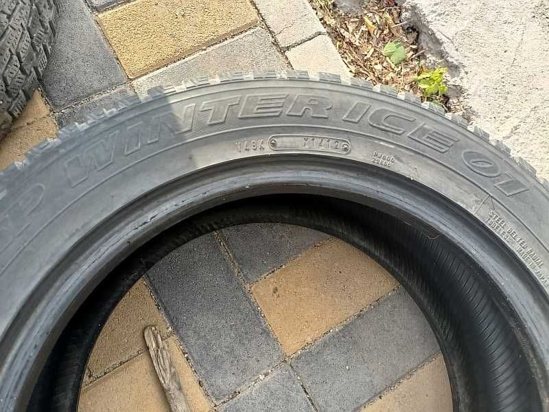 Шины 205/55 R16 - "Dunlop SP Winter Ice 01" (Япония), шипованные.