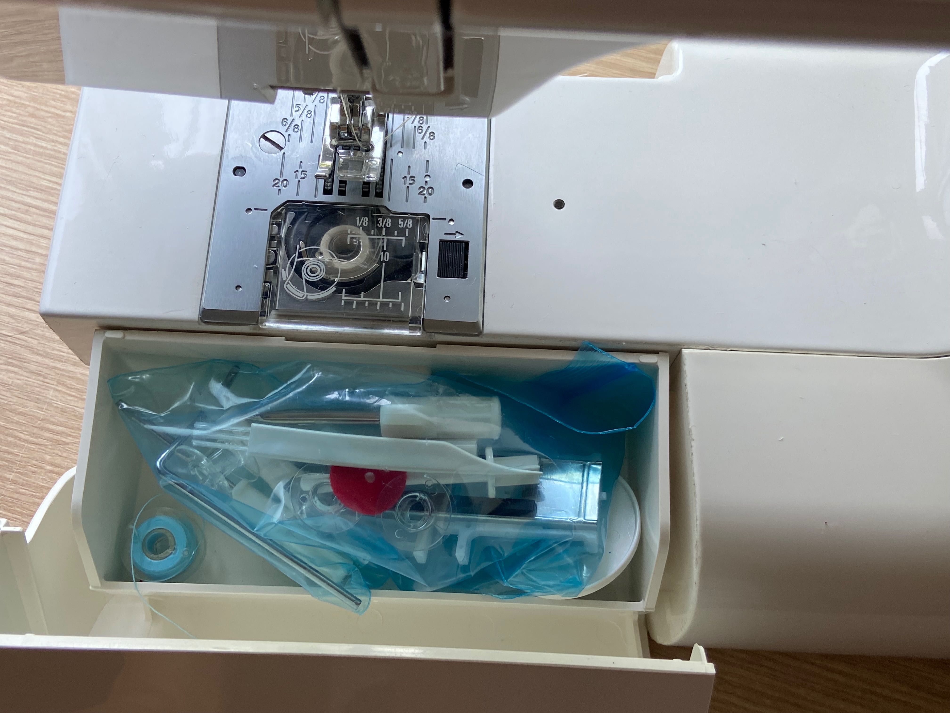 Швейная машина Janome 90A