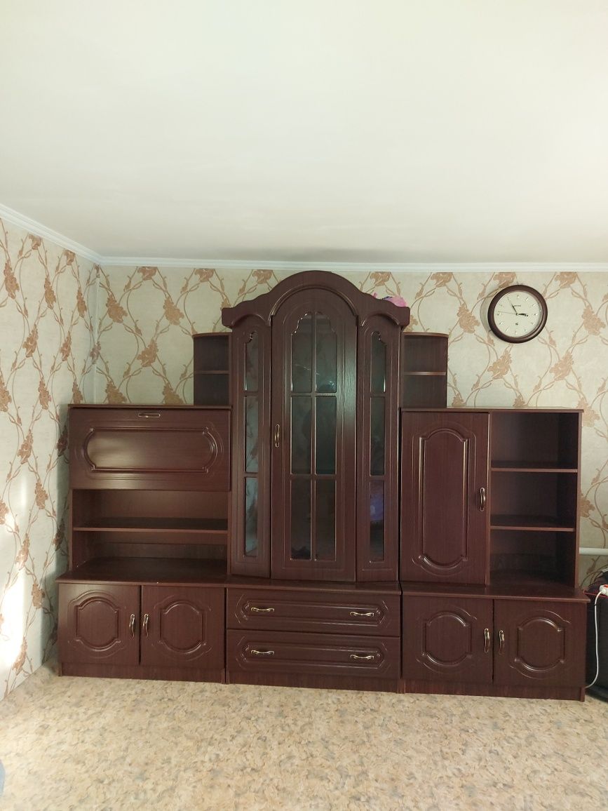 Продам  стенку в зал  Фараон