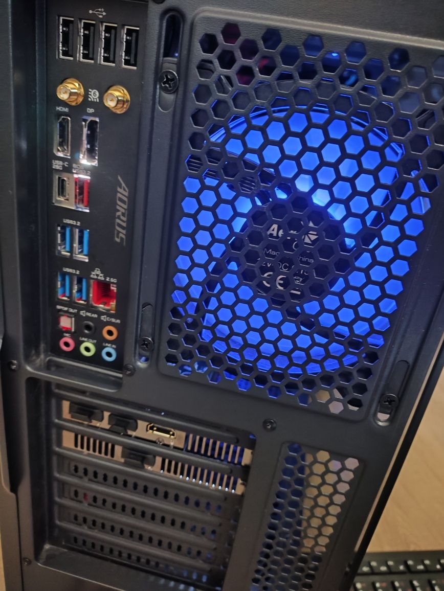 Продам Системный Блок Core i7 13700