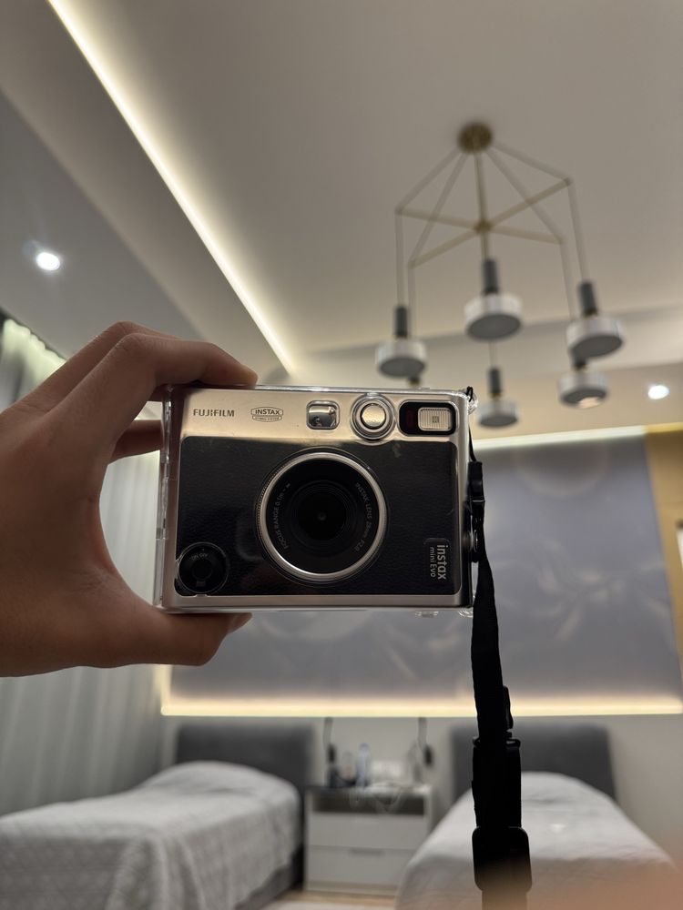 Instax mini evo черный