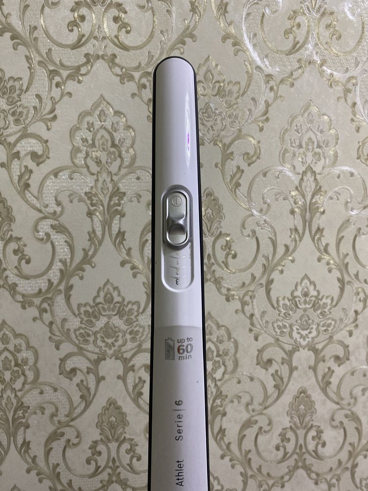 Bosch BCH86SIL1 — мощный и тихий вертикальный пылесос, срочно!