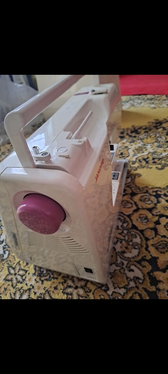 Продам вышивальную машину джаноми