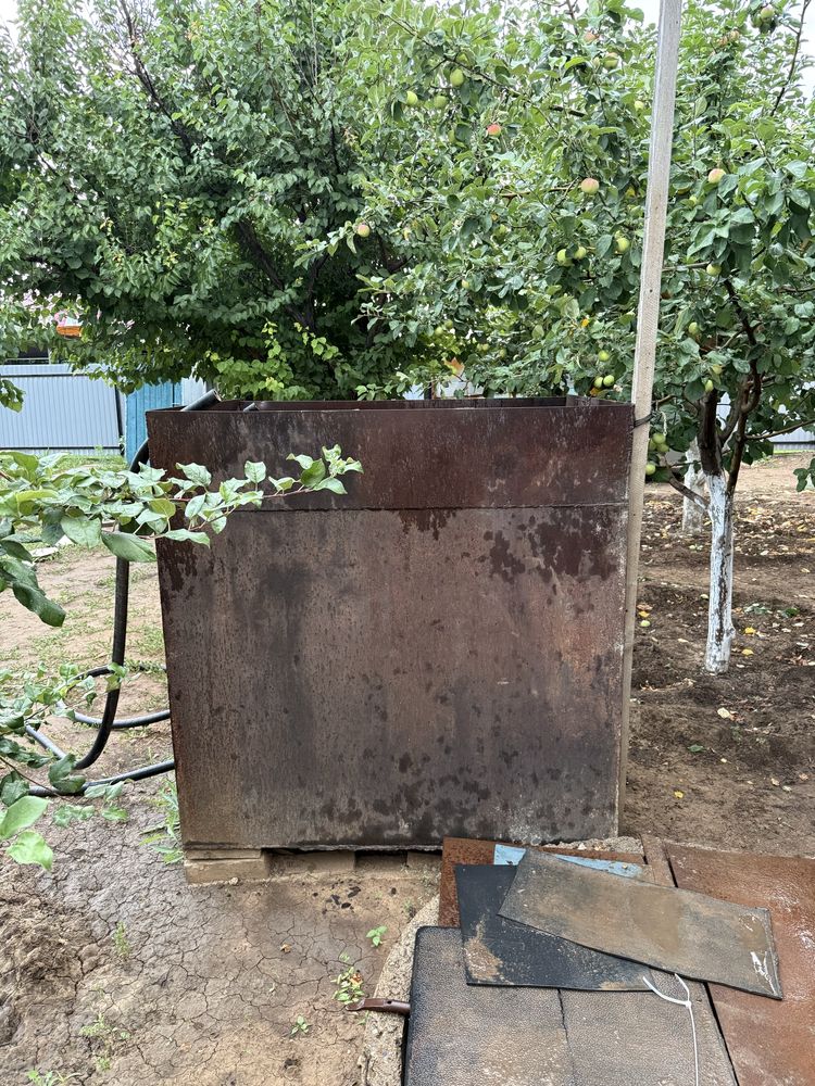 Продам чан, двух кубовый, целый