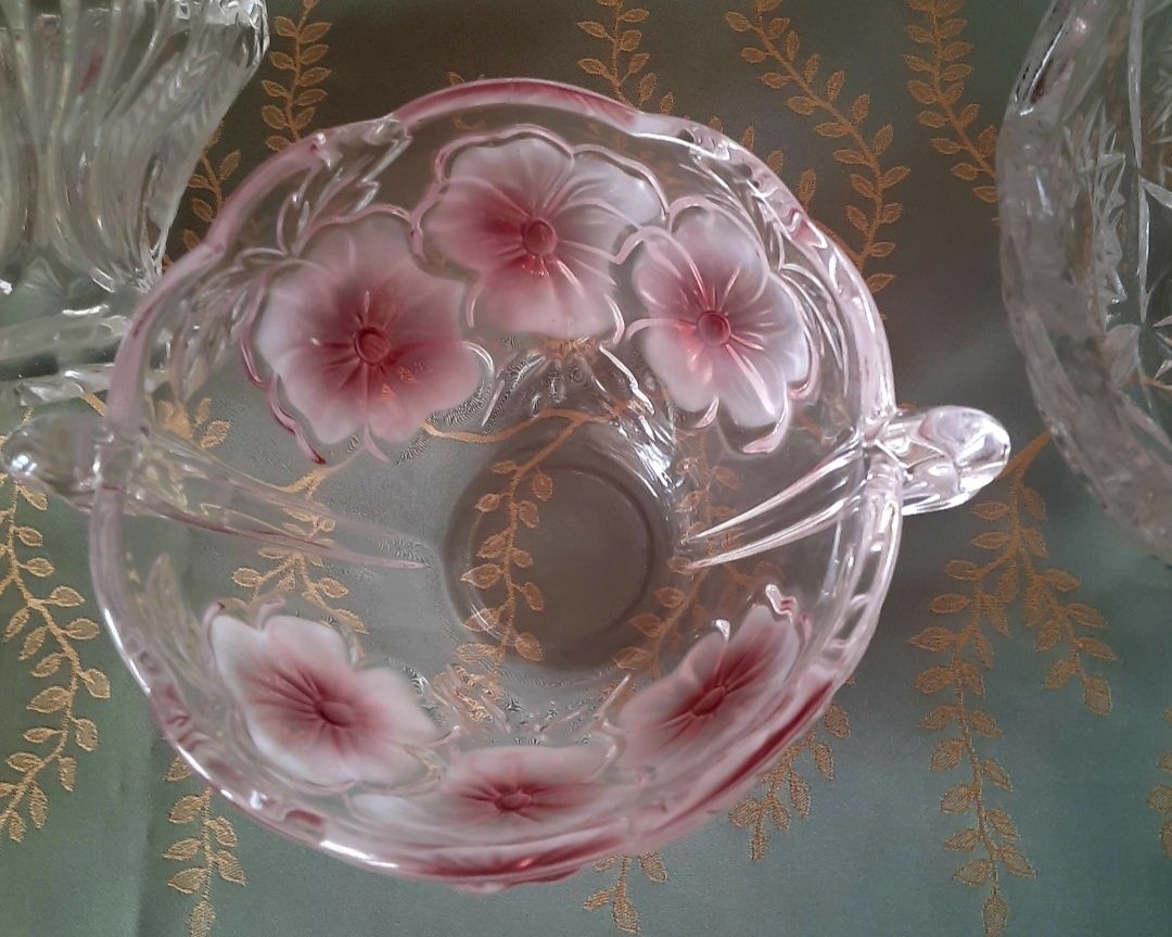 Вазы, салатники .Чешский хрусталь