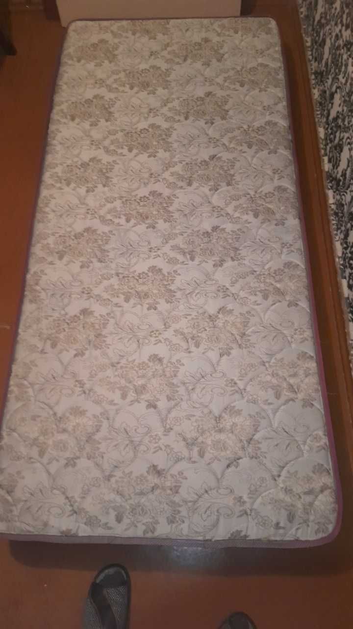 Матрас пружинный 90 на 200 см. Толщина 20 см. пр. Абая, 198