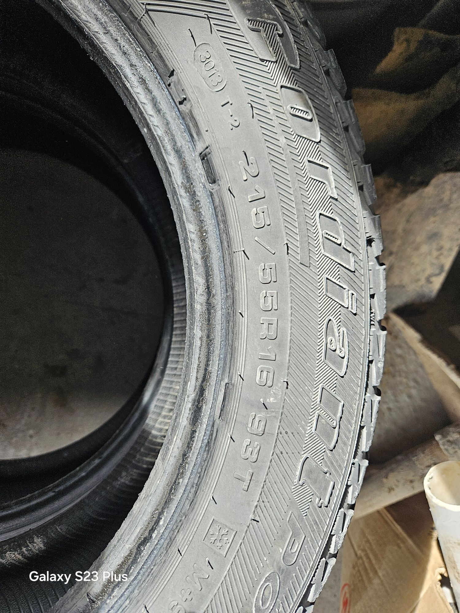 Продам Шины 215×55×16