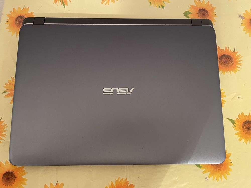 Срочно срочно продам ноутбук ASUS