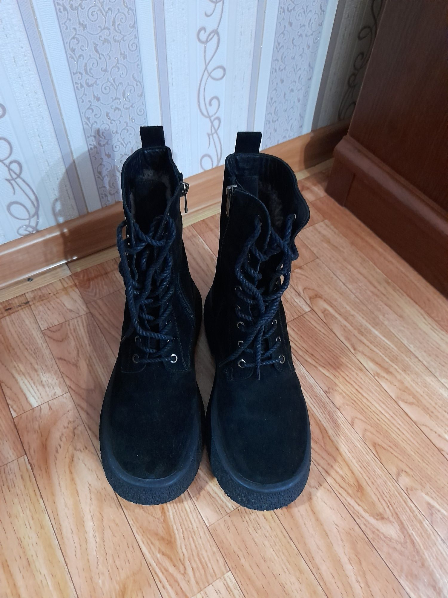 Замшевые полуботинки