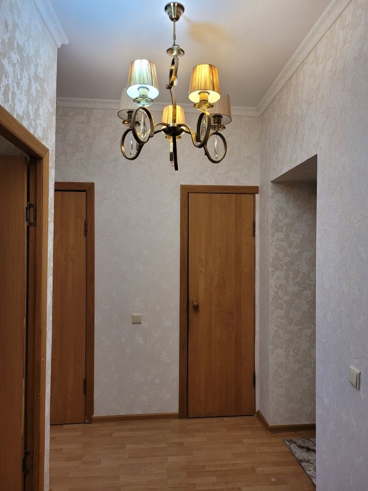 Шикарная 1.5 кв улучшенная, кирпич дом, 2 эт, 2 лоджии, ремонт, 42 м2