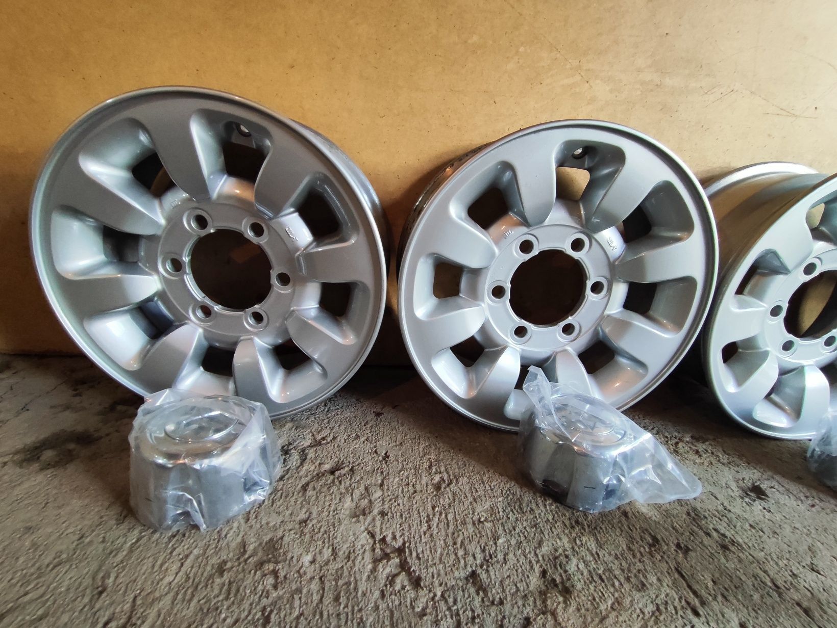 Диски на Mitsubishi Pajero R15