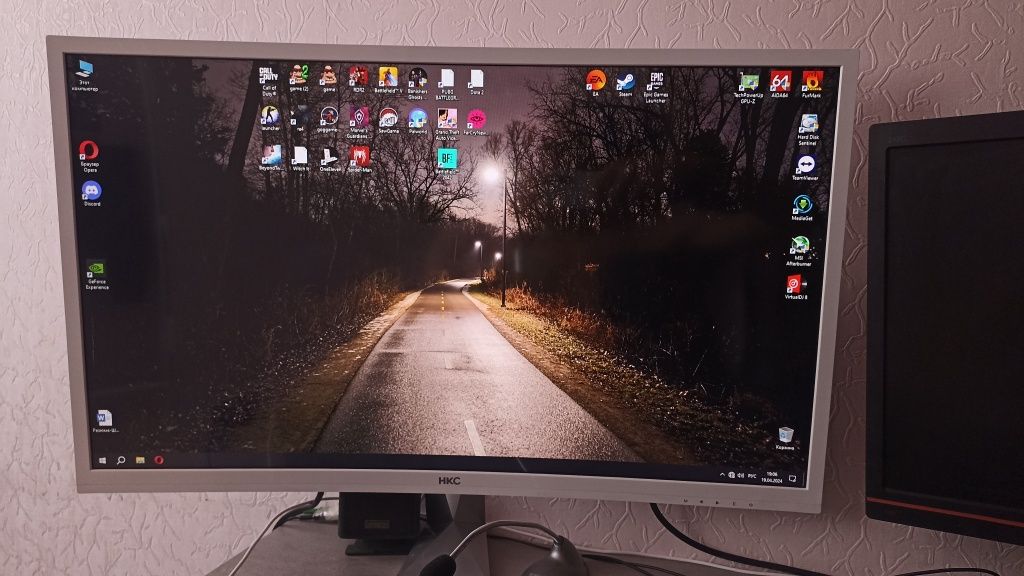 Монитор ZOWIE 24дюйма 144гц и HKC