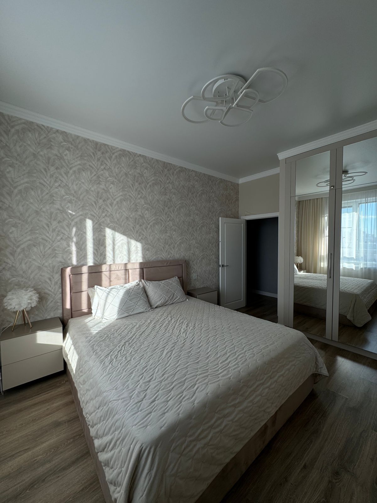 Продам двуспальную кровать
