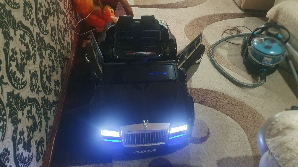 Продам детскую машину