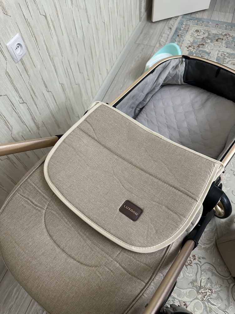 Продаю коляску Luxmom в отличном состоянии!