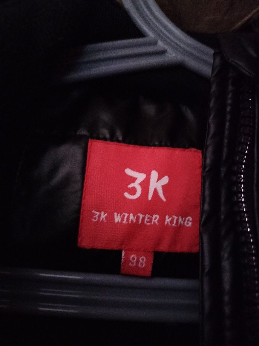 Продам зимнюю детскую куртку