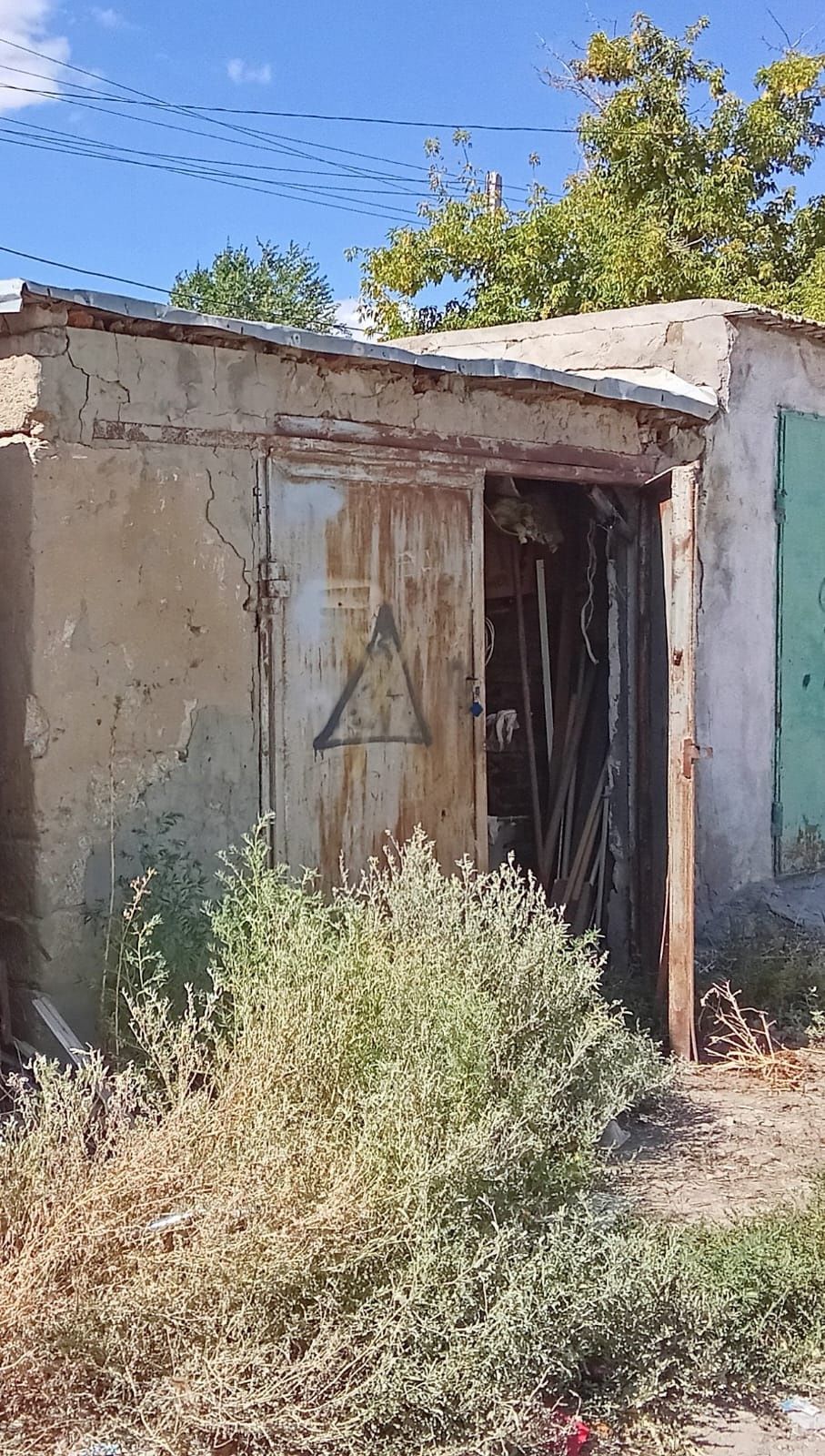 Продам гараж район арына