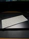Продается клавиатура apple и trackpad