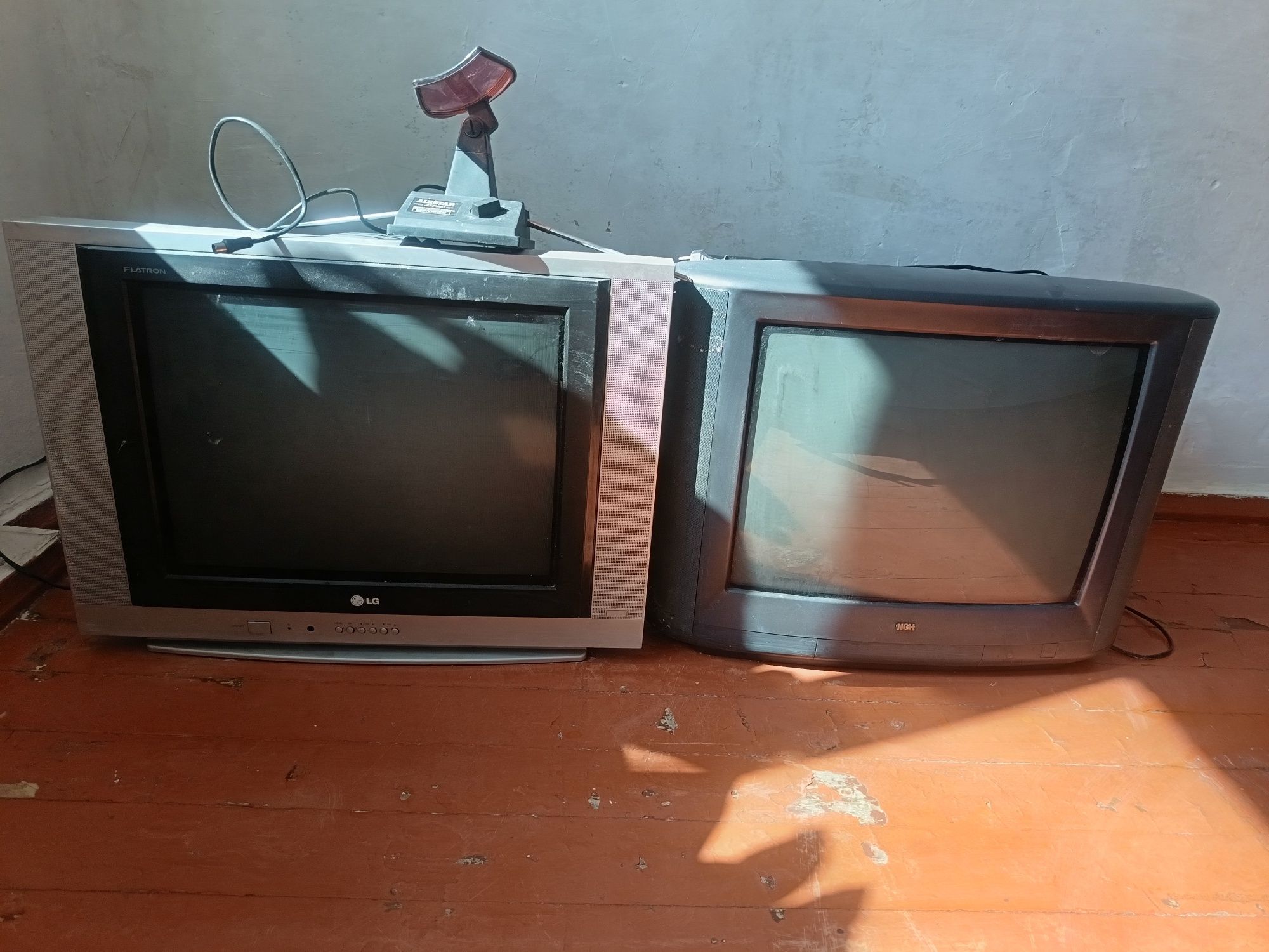 Продам не рабочий холодильник