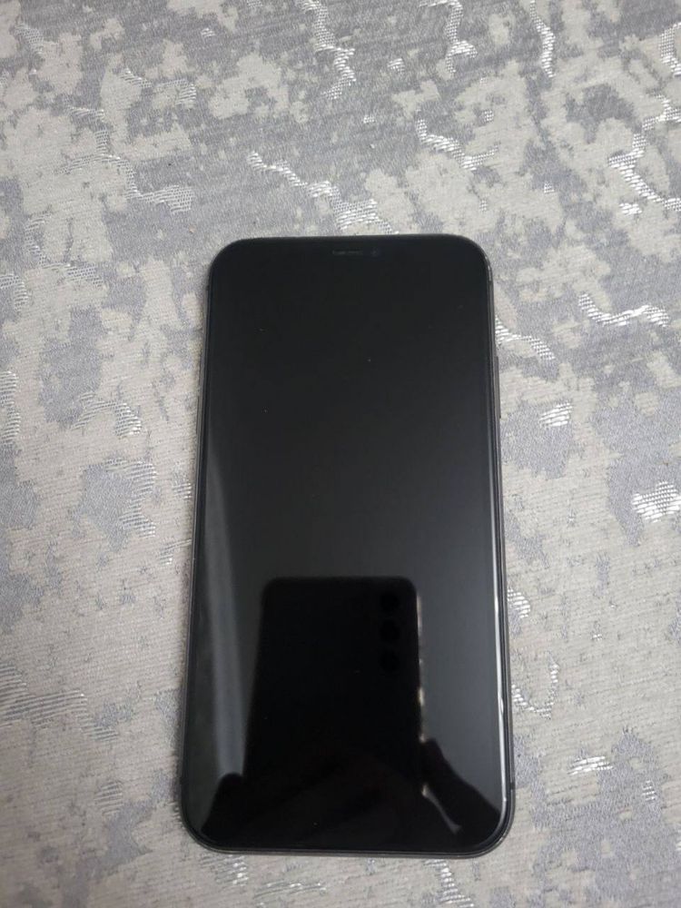 Продам Iphone 11