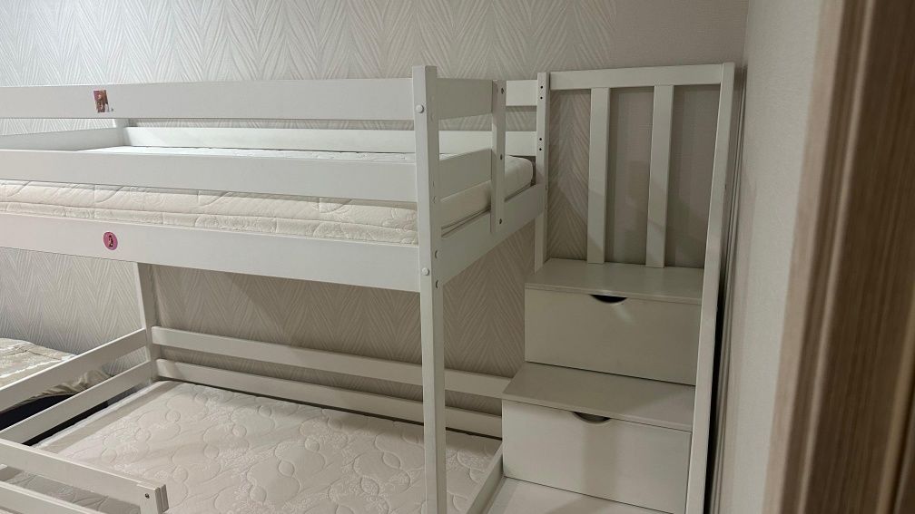 Кровать двухъярусная