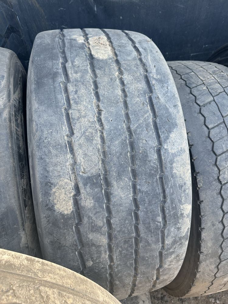 Продам шины грузовые прецепные,ведущие,рулевые