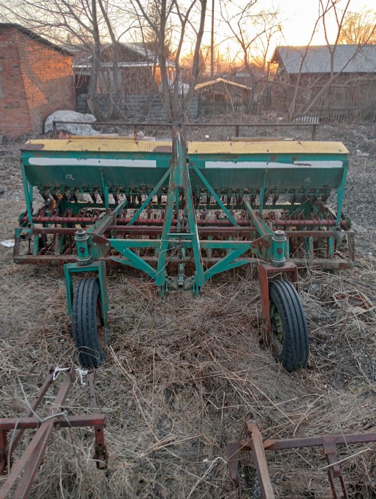 Продам сеялку и культиватор казахстан