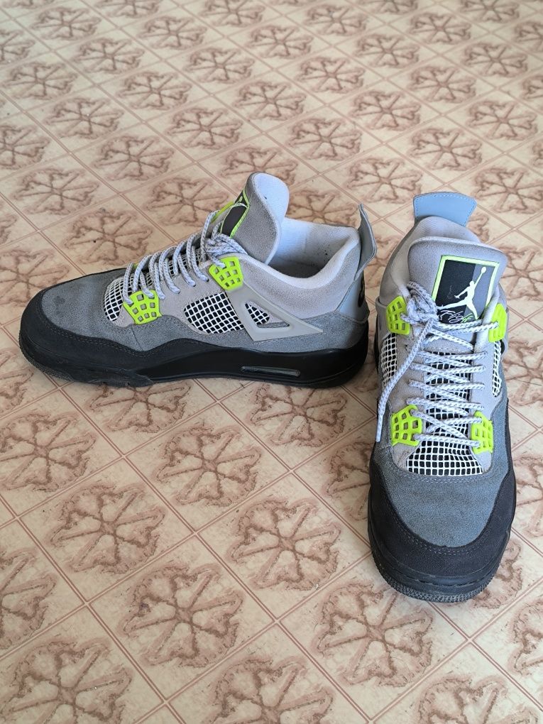 Кроссовки Nike Jordan 4, продам