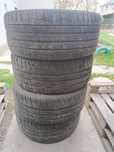 Продам шины летние 235/40/18.