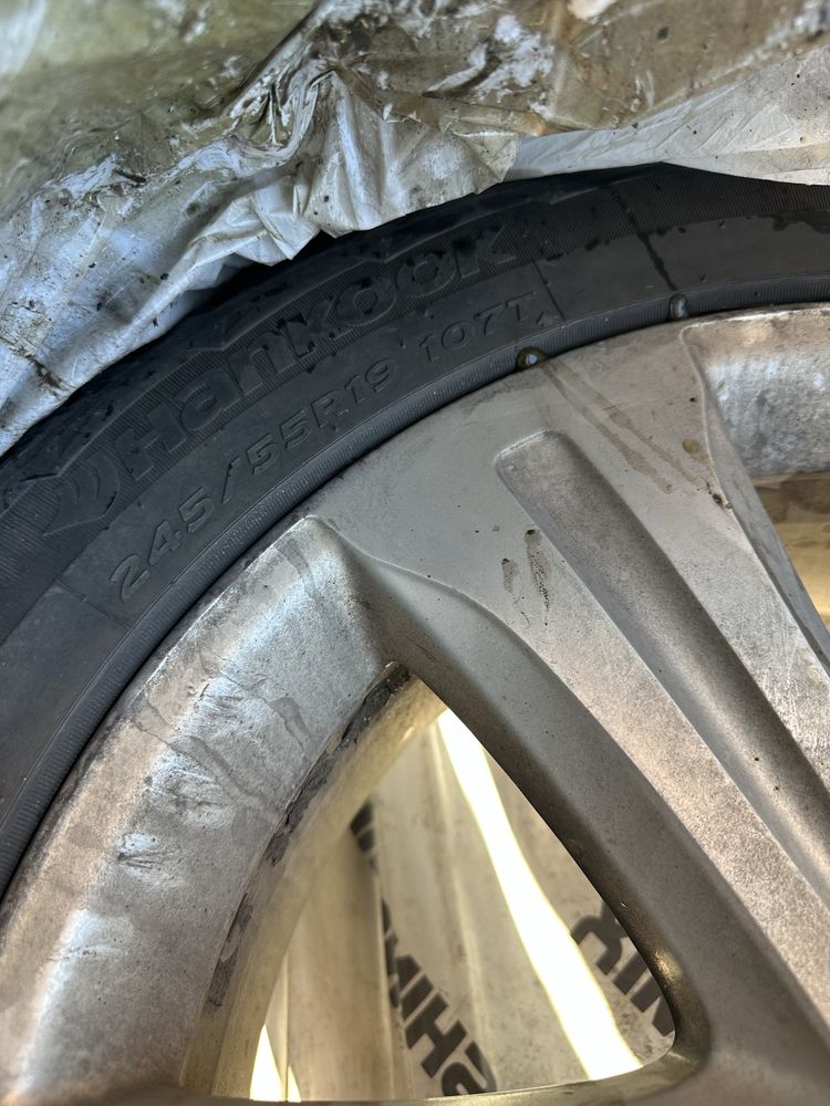 Зимние шины с дисками Hankook на Toyota Highlander 3-поколение R19