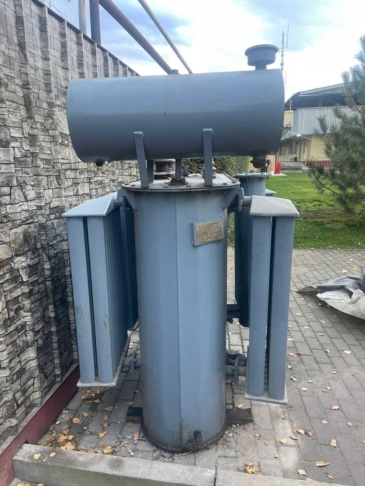 Силовой трансформатор трехфазный переменного тока
