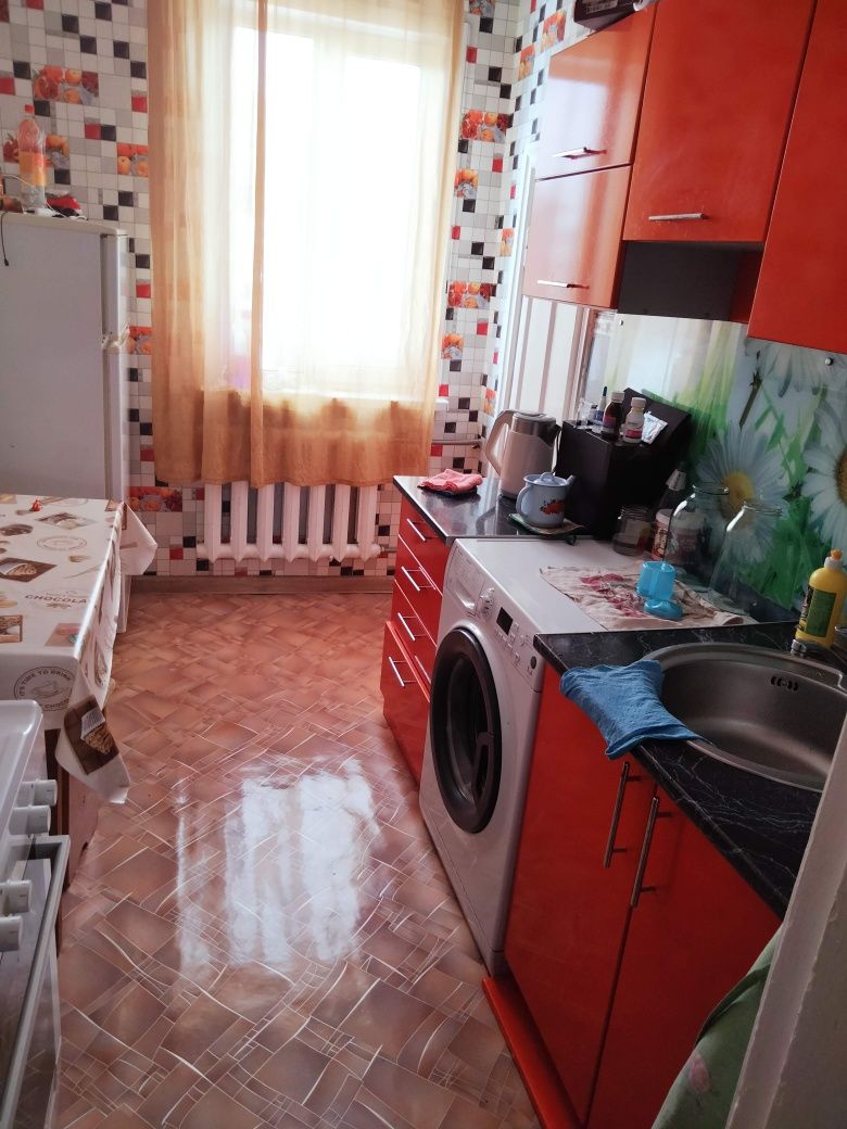 Поменяю 3 комн квартиру  .