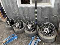Диски на R16 с покрышками.в хорошем состоянии