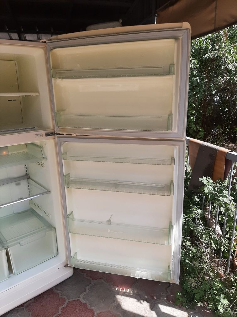 Продам холодильник