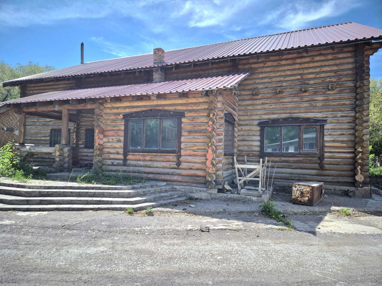 Продам дом из сруба на 2 хозяина, 2 этажа.